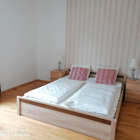 Fukas Apartments Nitra Ngoại thất bức ảnh