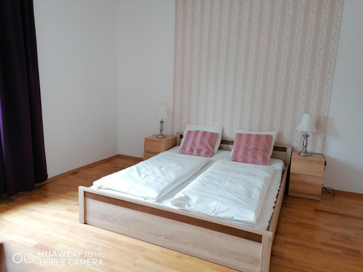 Fukas Apartments Nitra Ngoại thất bức ảnh